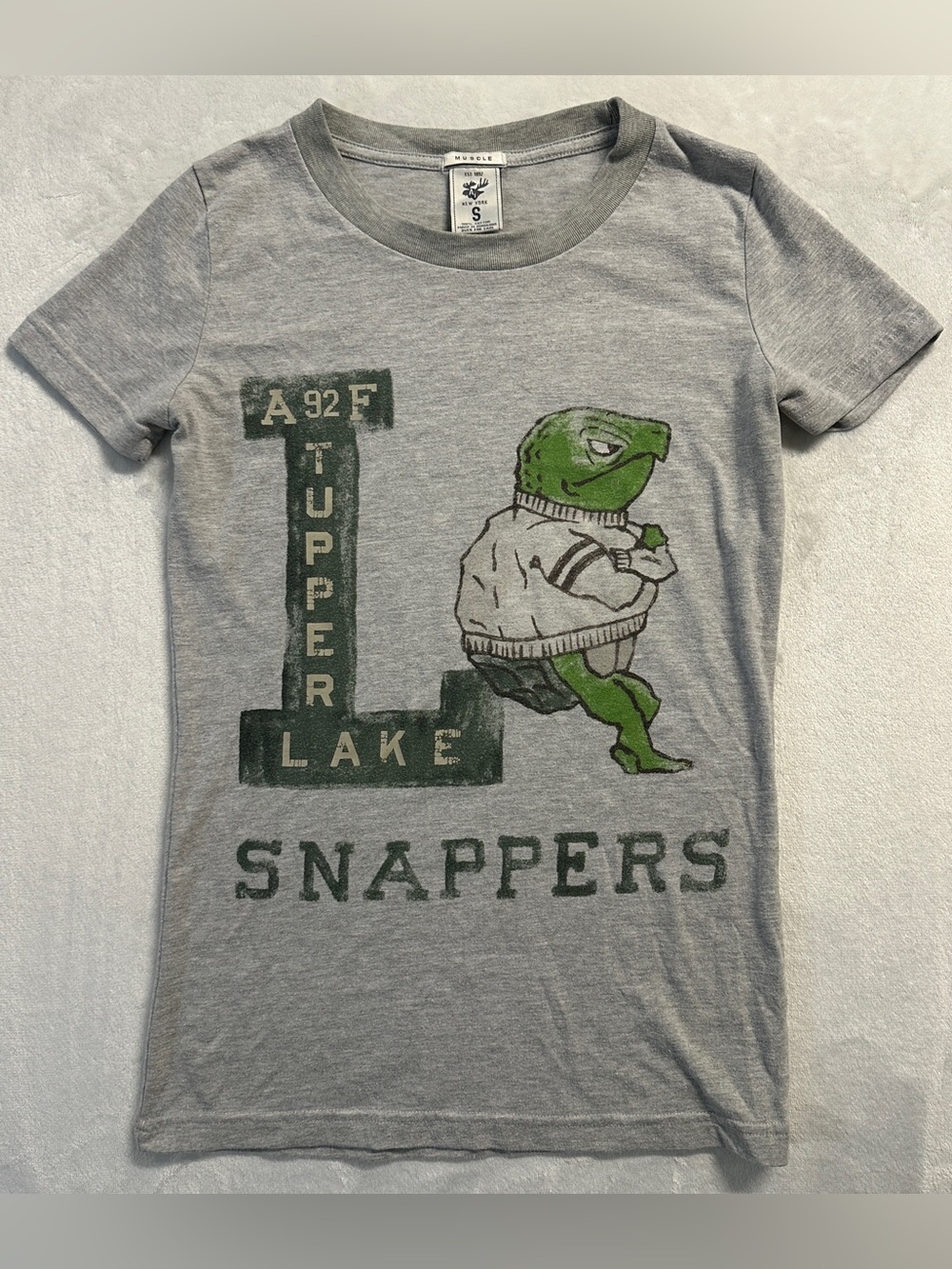 Y2K A&F women's grey green turtle athletic graphic muscle tee, S.